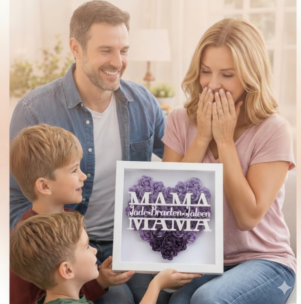 Mutter bekommt das Rosenherz von den Kindern geschenkt