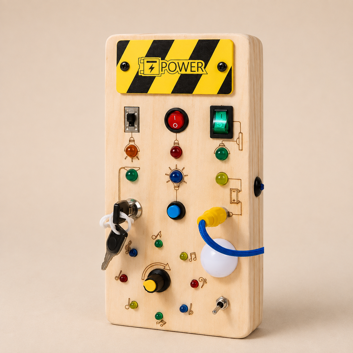 Das Busy Board aus Holz mit echten Schaltern und Lämpchen