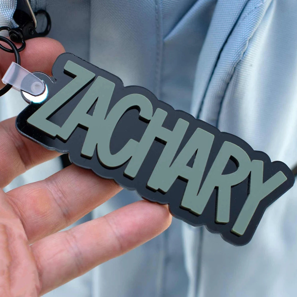 Grüner Namensanhänger aus Acryl mit Karabiner
